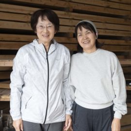 田尻豊加さん（左）と松崎良子さん